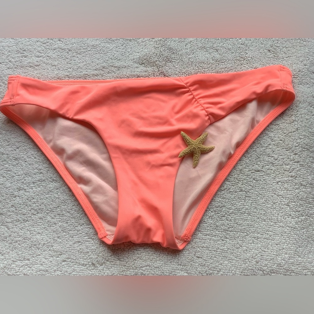 🌴New “Unforgettable Bikini” bottoms by Victoria’s Secret